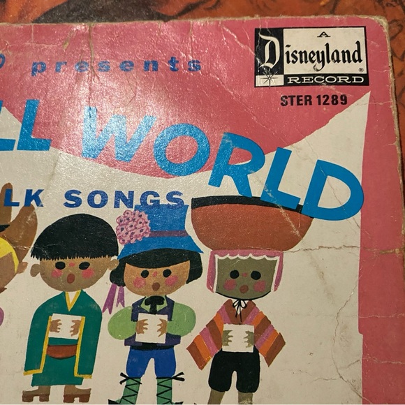 Vinyl, Walt Disney It’s a Small World Vintage - Picture 2 of 7